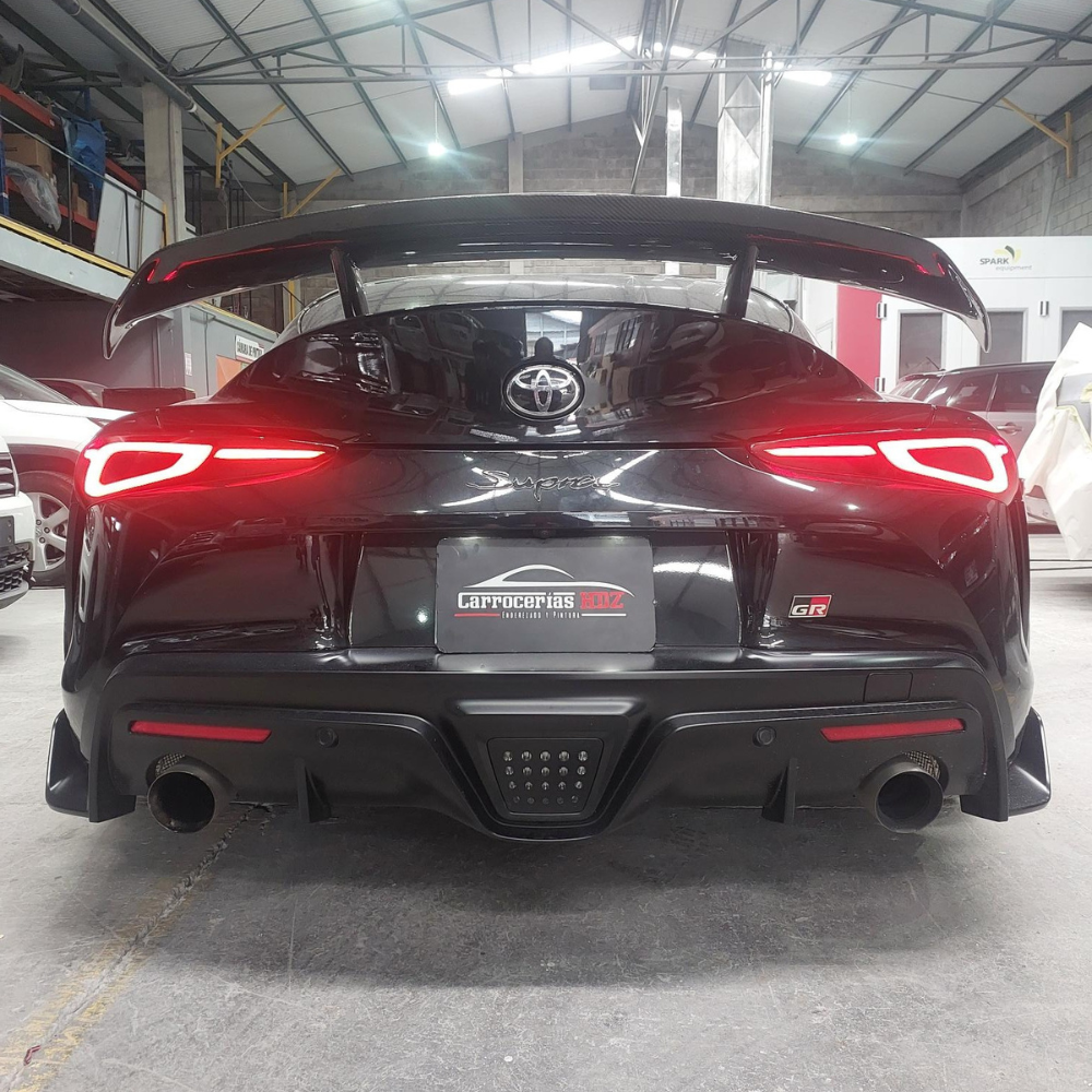 Toyota supra sport negro